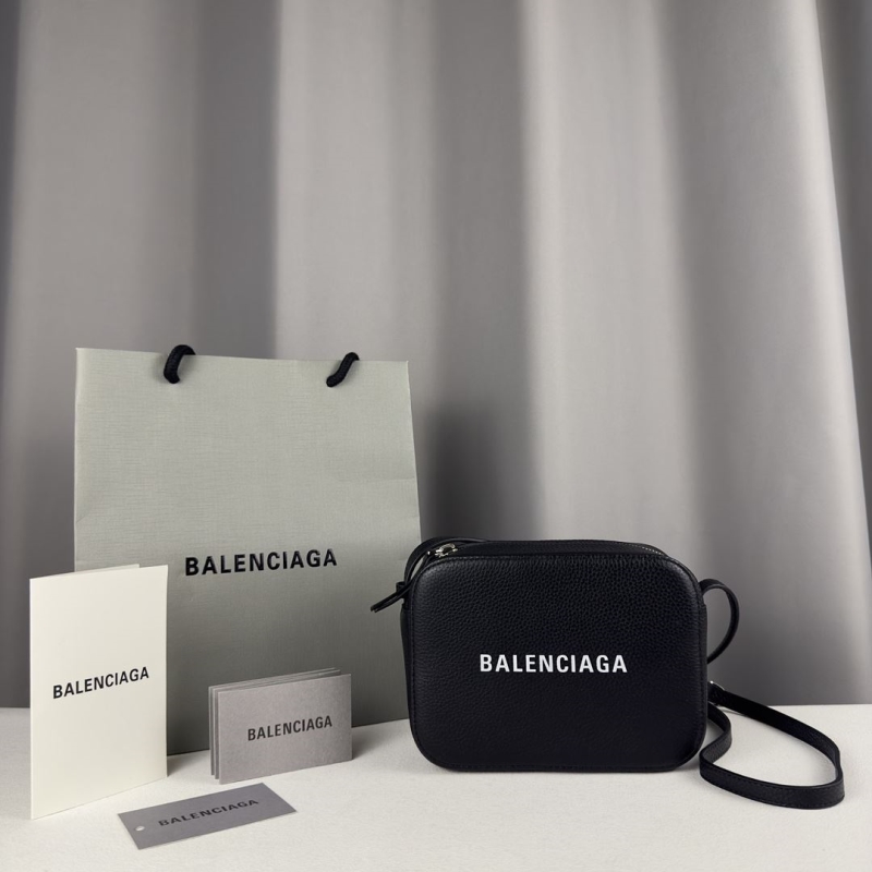 Ba*len*cia*ga wallets